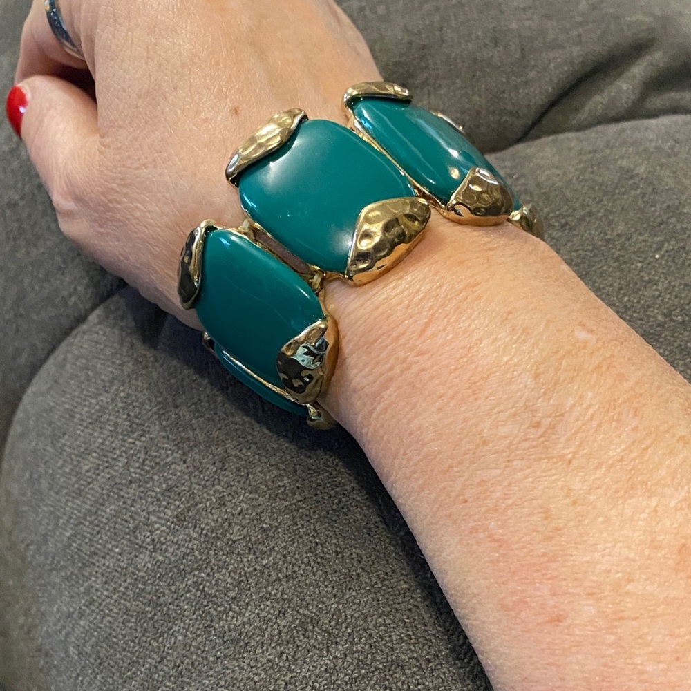 Vintage Bold Green and Gold stretch Bracelet